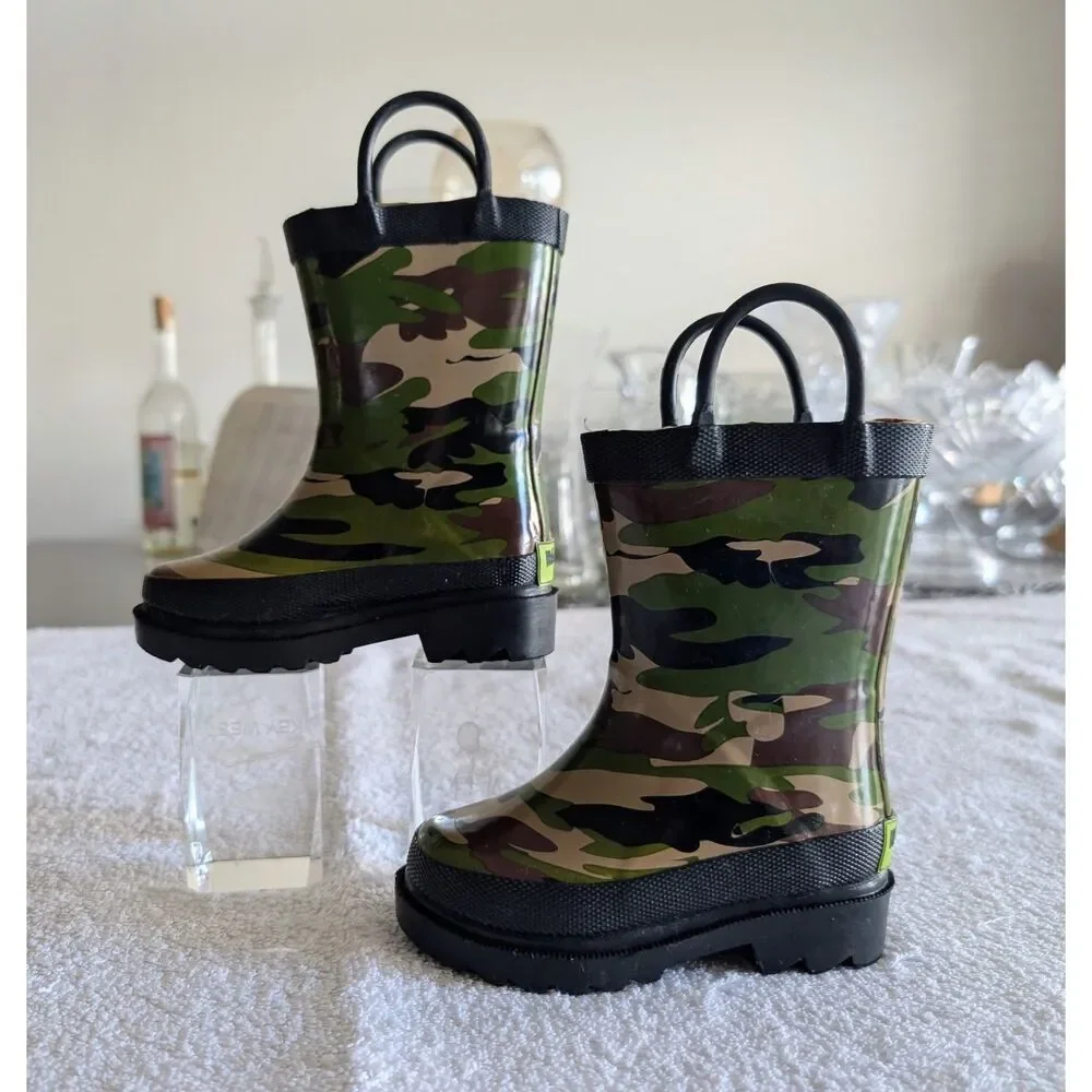 Western Chief Camo Rain Boots Size 5 Kids Waterproof Rubber Frog Charm